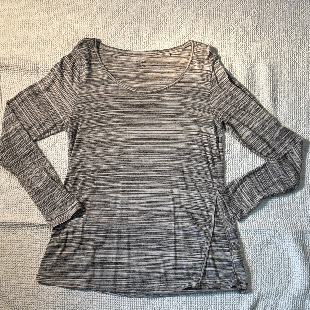 Toad&Co Long Sleeve Striped Fitted Flared Top, Gray & White Striped, Large, EUC
